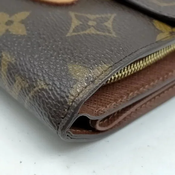 Authentic Louis Vuitton Monogram Leather Wallet mn388-113025